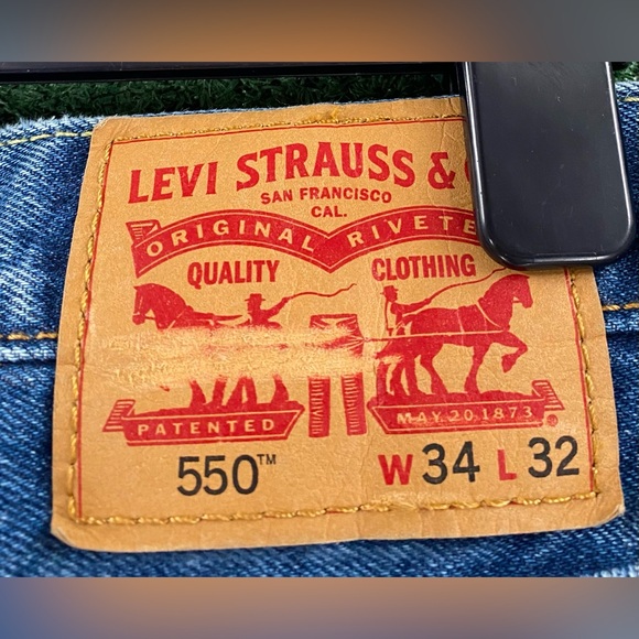 Levi's 550 Distressed Denim Jeans Men’s Size 34x31 - Picture 7 of 11